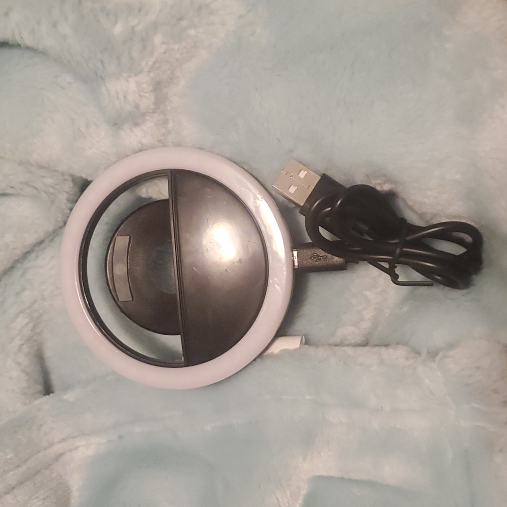CLIP ON LED CELLPHONE RING LIGHT
